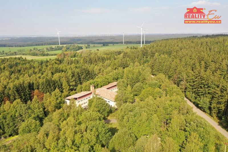 Prodej komerčního areálu v přírodě v obci Krásná