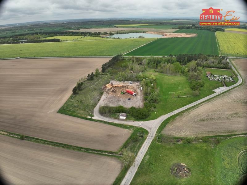 Prodej pozemků u dálnice ke komerční výstavbě - Stará Voda