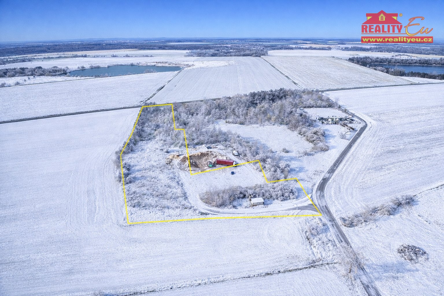 Prodej pozemků u dálnice ke komerční výstavbě - Stará Voda