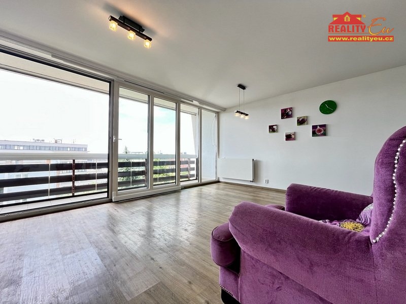 Prodej světlého bytu 3kk s lodžií v Praze Strašnicích