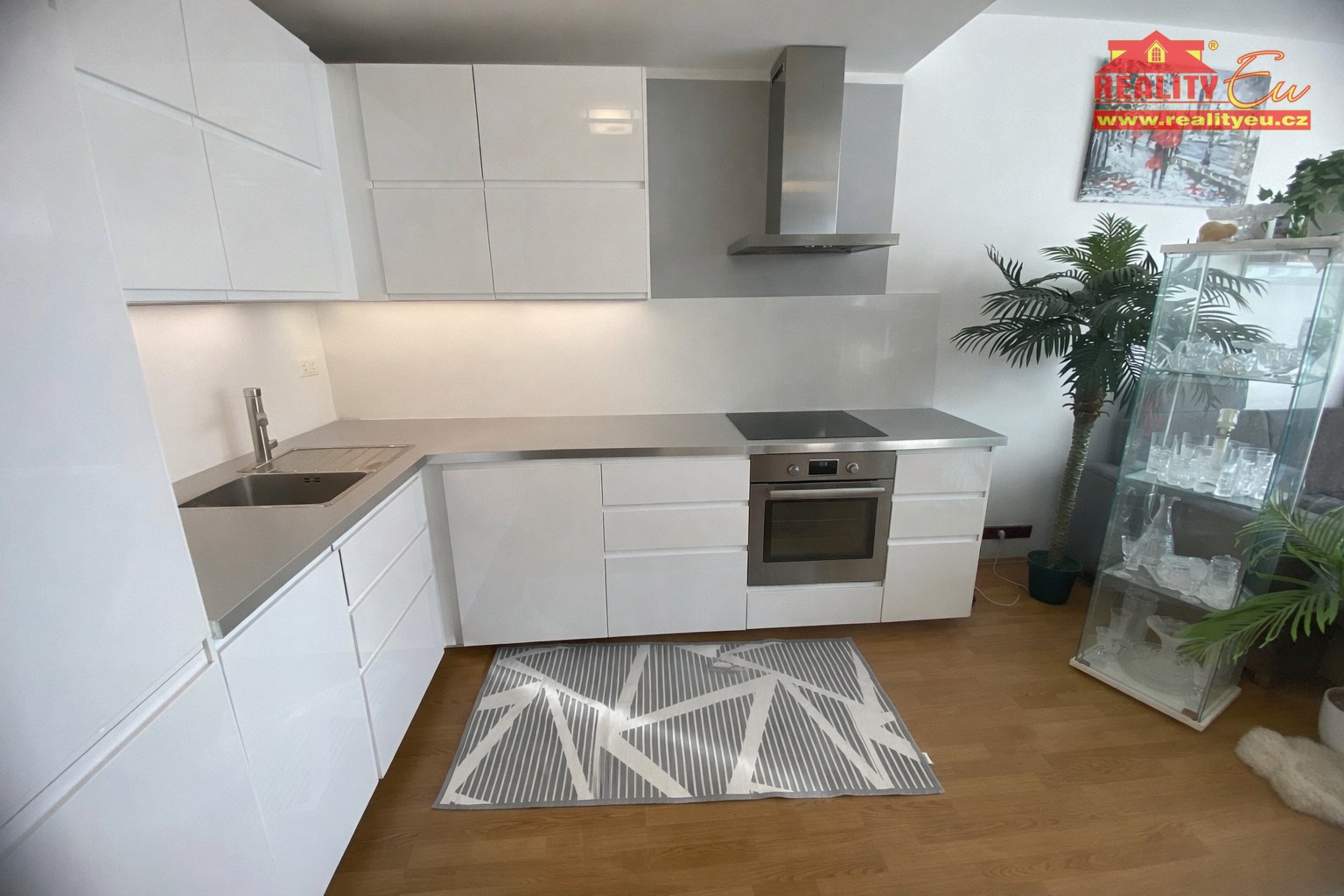 Prodej bytu 2+kk s lodžií a komorou v Praze - Uhříněves