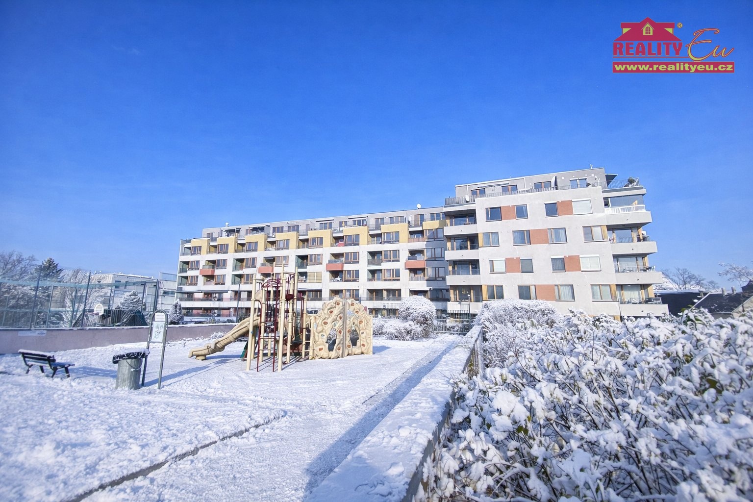 Prodej bytu 2+kk s lodžií a komorou v Praze - Uhříněves