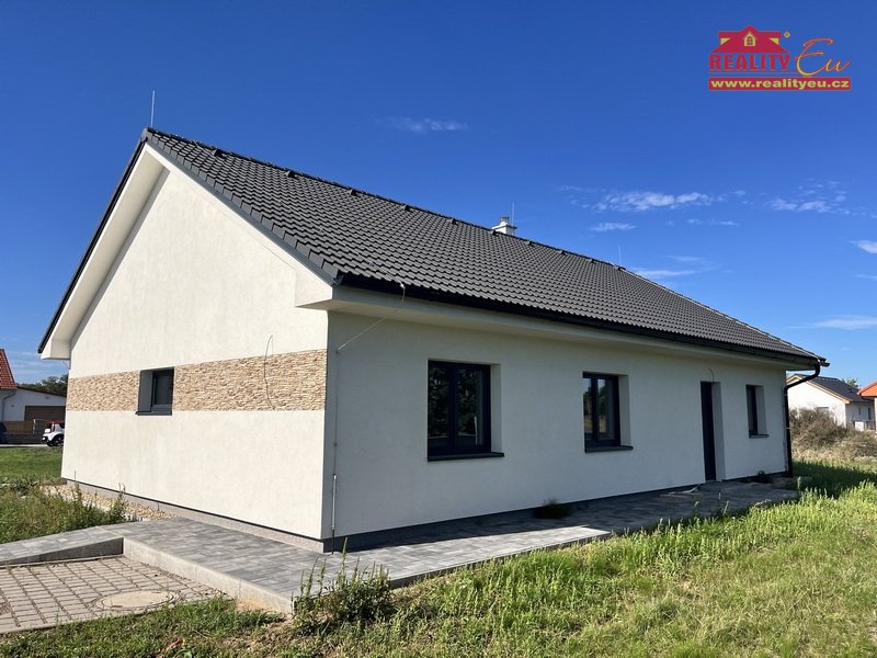 Novostavba 5+kk (125 m²) v Dříteči s terasou 40 m², pozemkem 700 m² a energetickou třídou A