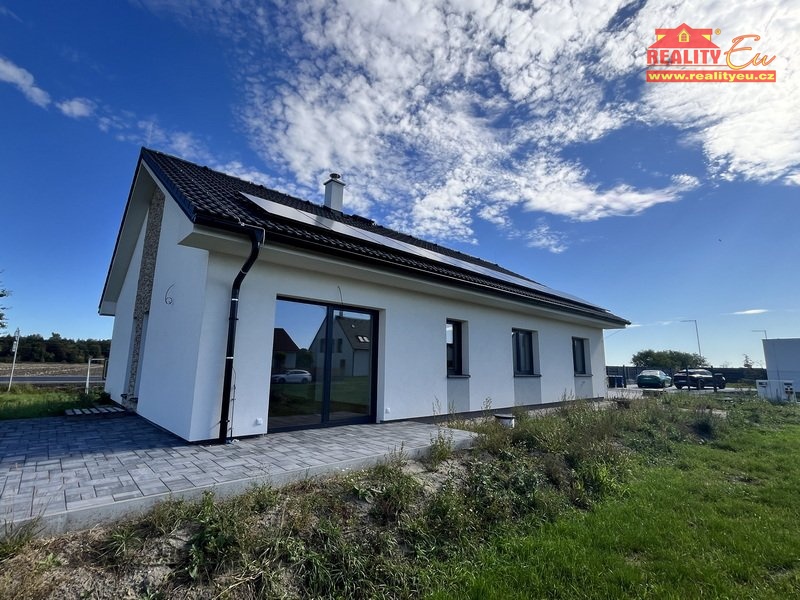 Novostavba 5+kk (125 m²) v Dříteči s terasou 40 m², pozemkem 700 m² a energetickou třídou A