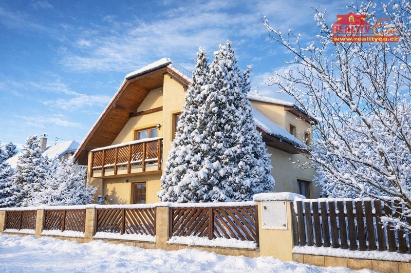 Prodej rodinného domu v Praze - Mochov