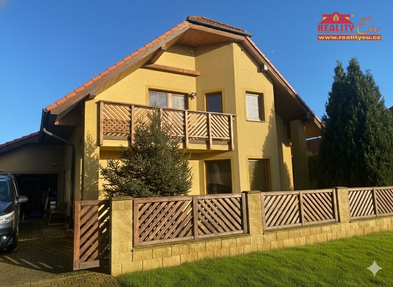 Prodej rodinného domu v Praze - Mochov